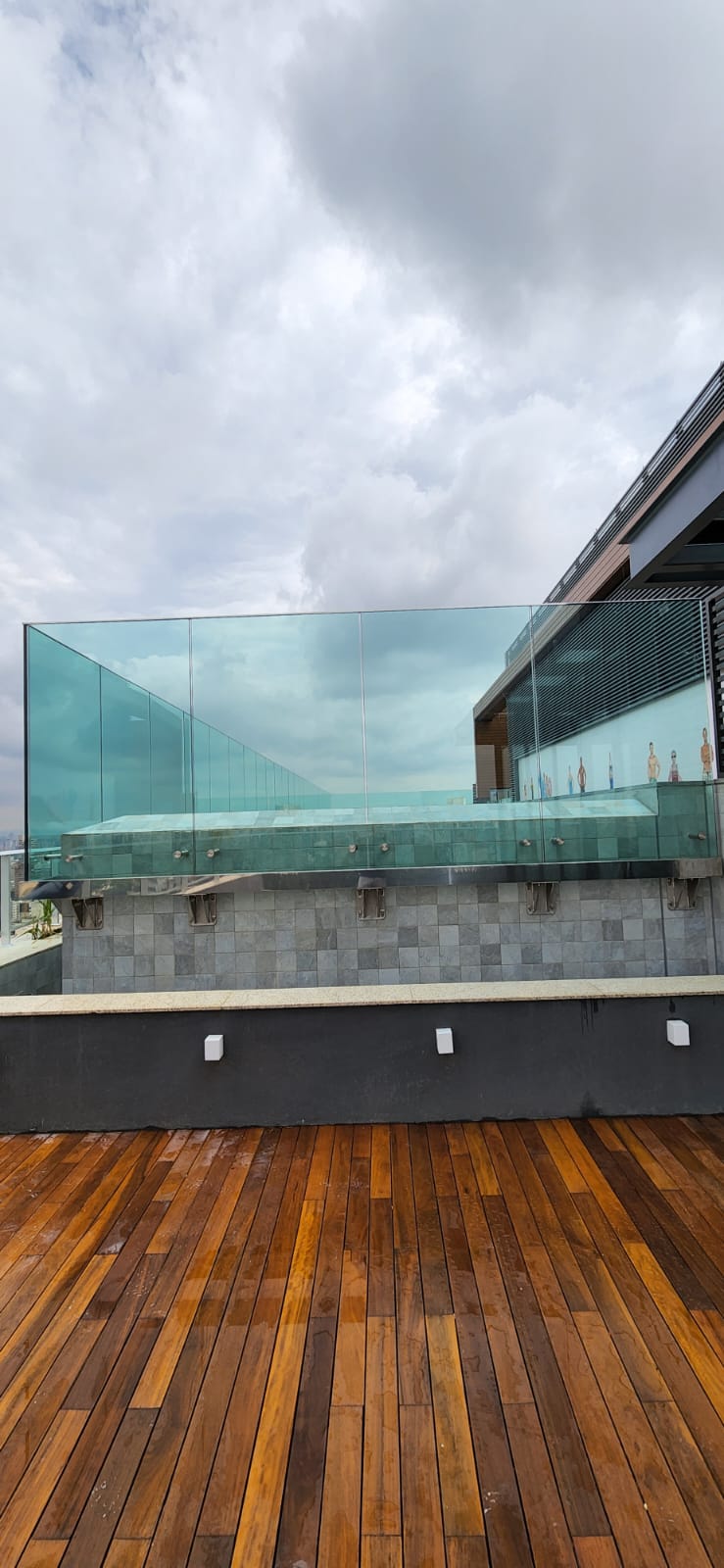 Guarda Corpo de Vidro com Inox