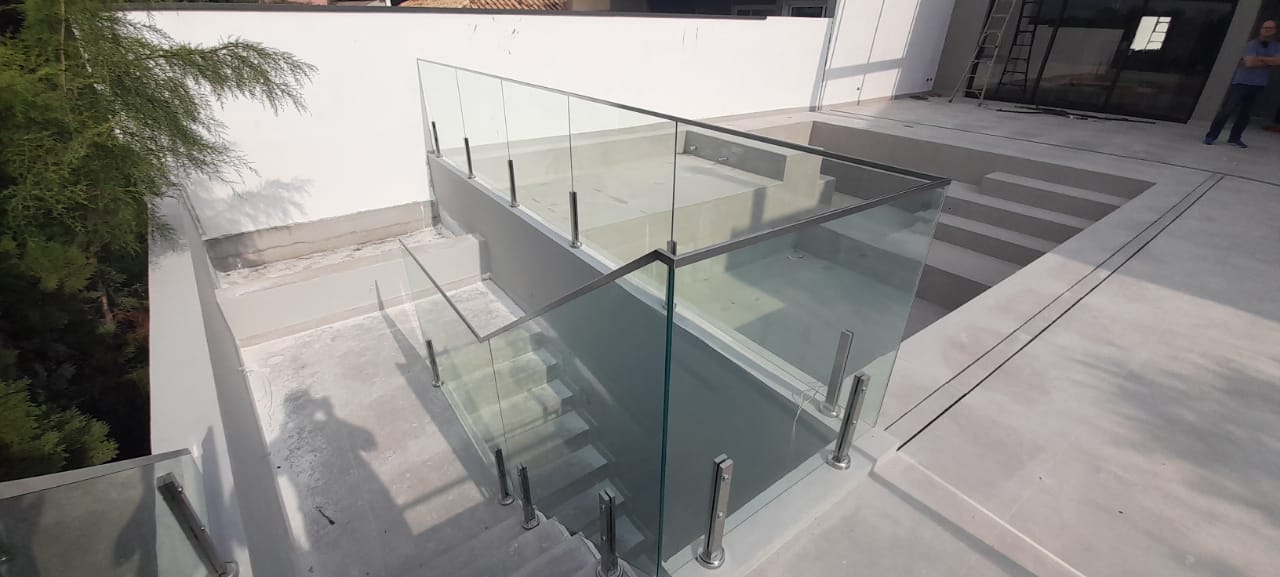 Guarda Corpo de Vidro com Inox