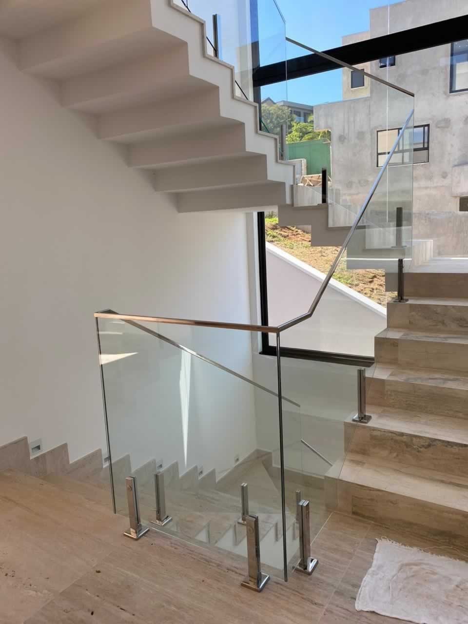 Guarda Corpo de Vidro com Inox