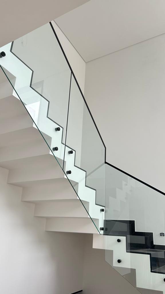 Guarda Corpo de Vidro com Inox